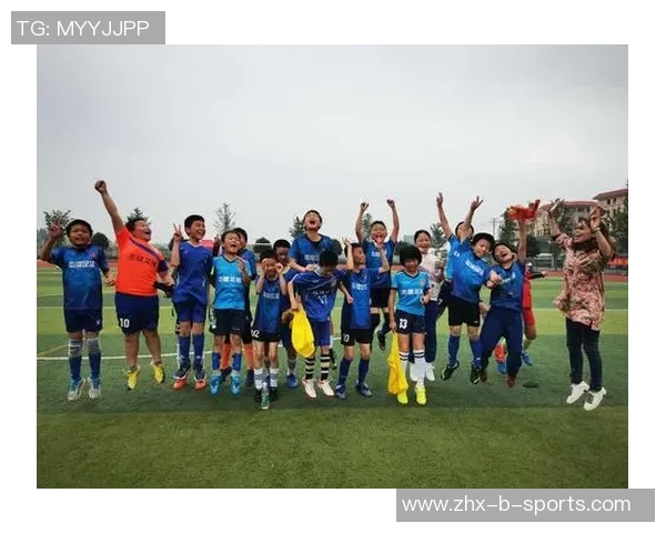 公司足球赛激情四溢团队协作展现企业文化凝聚力与竞争精神的完美结合 公司足球赛激情四溢团队协作展现企业文化凝聚力与竞争精神的完美结合